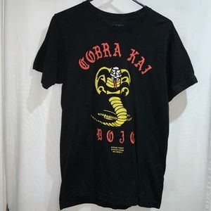 Box Lunch Cobra Kai Dojo graphic tee Sz M (20) unisex
